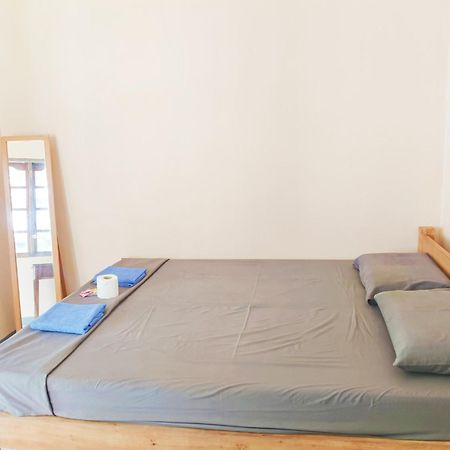 James Homestay Siquijor Szoba fotó