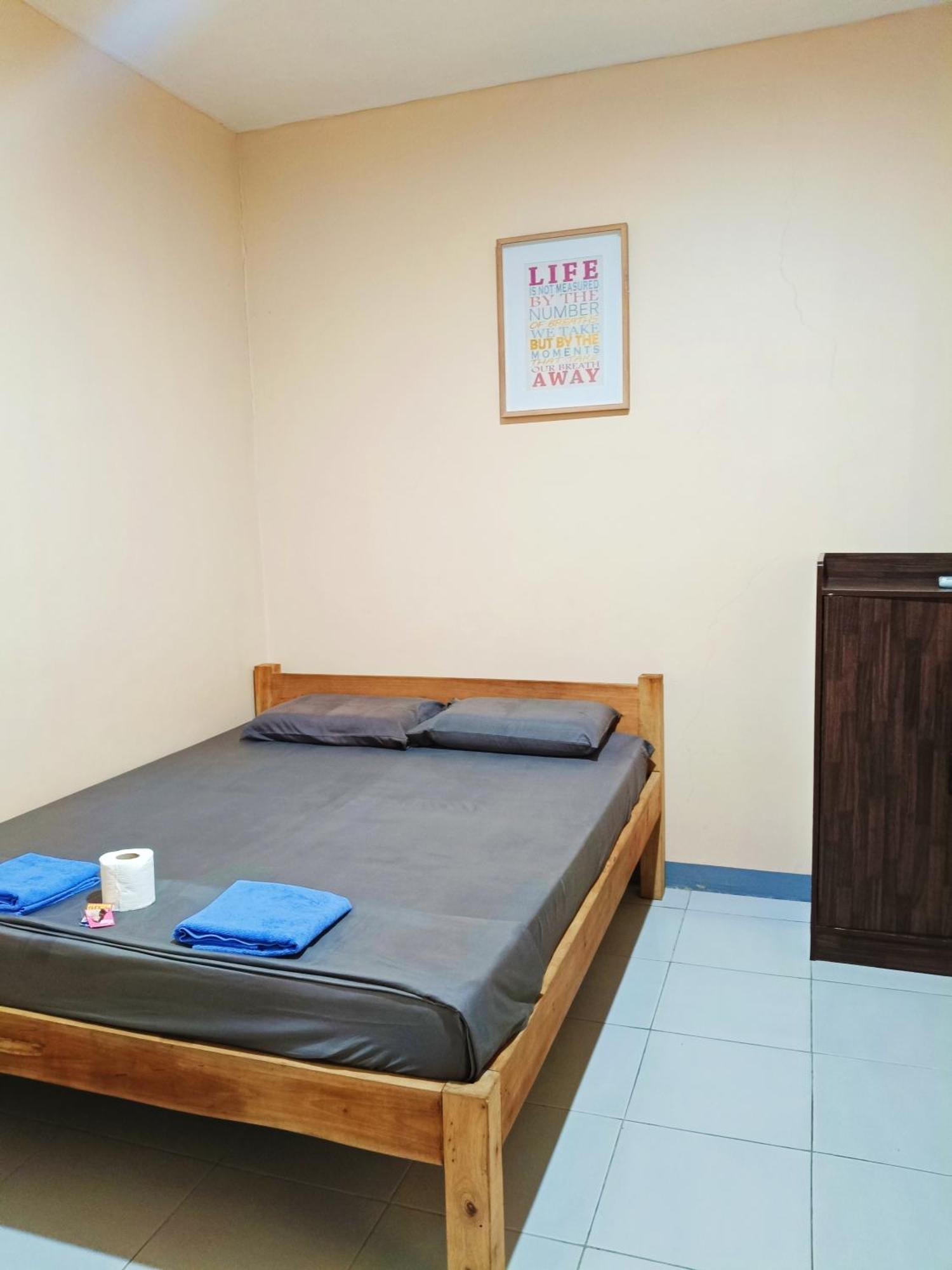 James Homestay Siquijor Szoba fotó