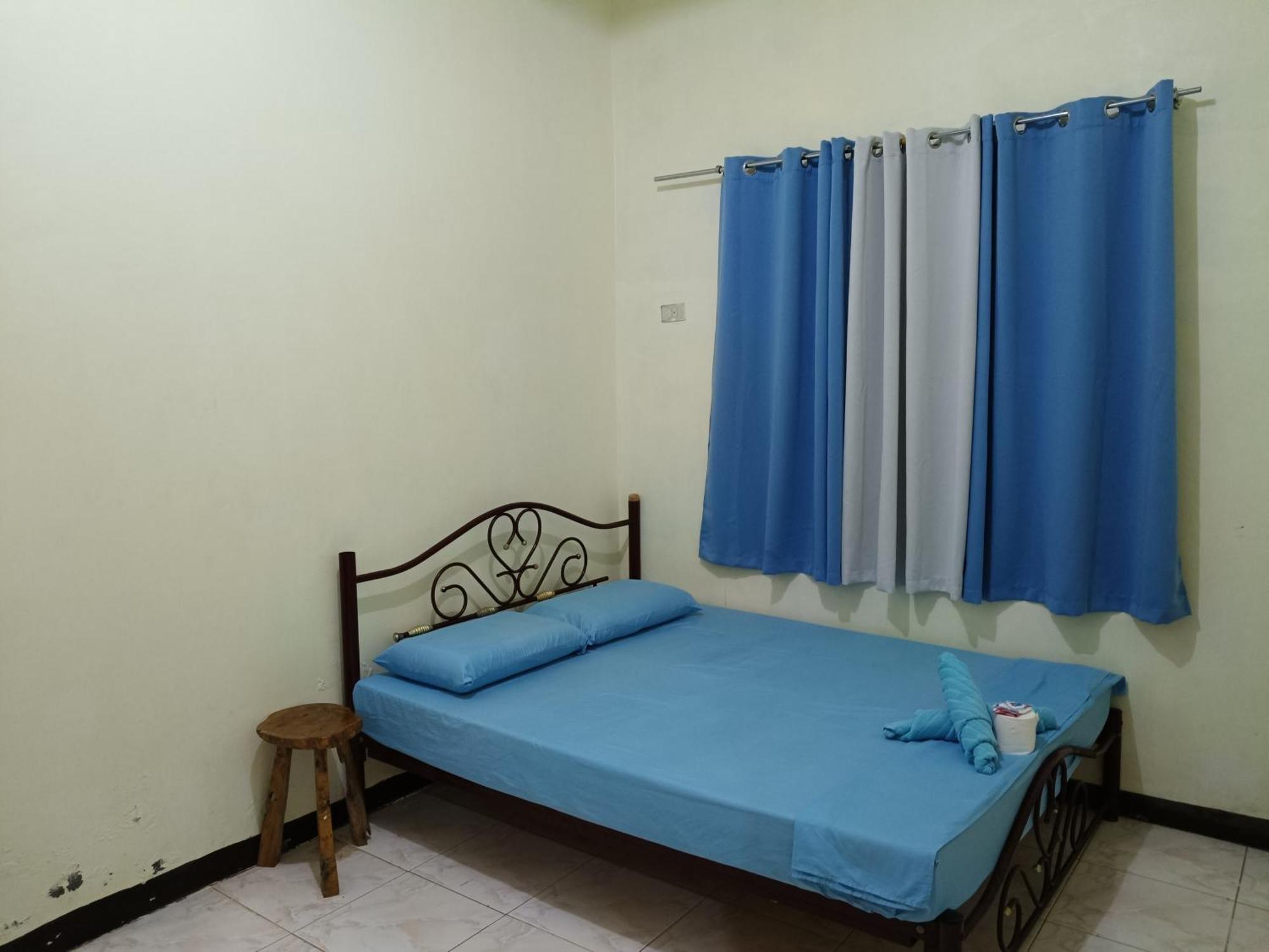 James Homestay Siquijor Szoba fotó