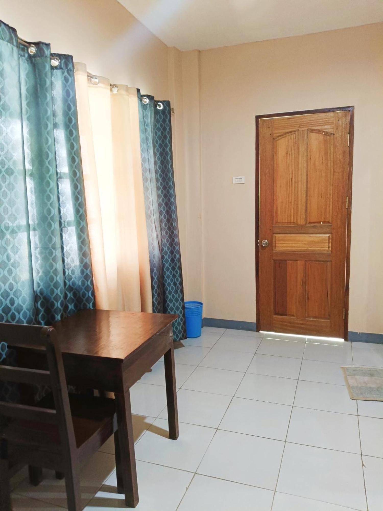 James Homestay Siquijor Szoba fotó