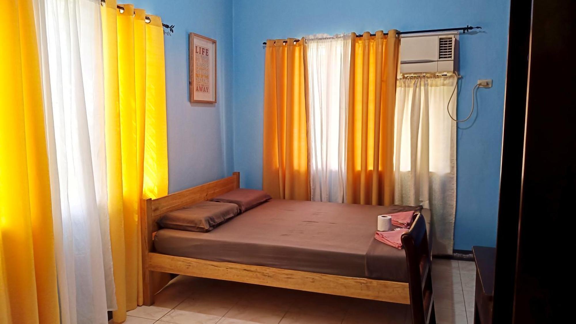 James Homestay Siquijor Szoba fotó